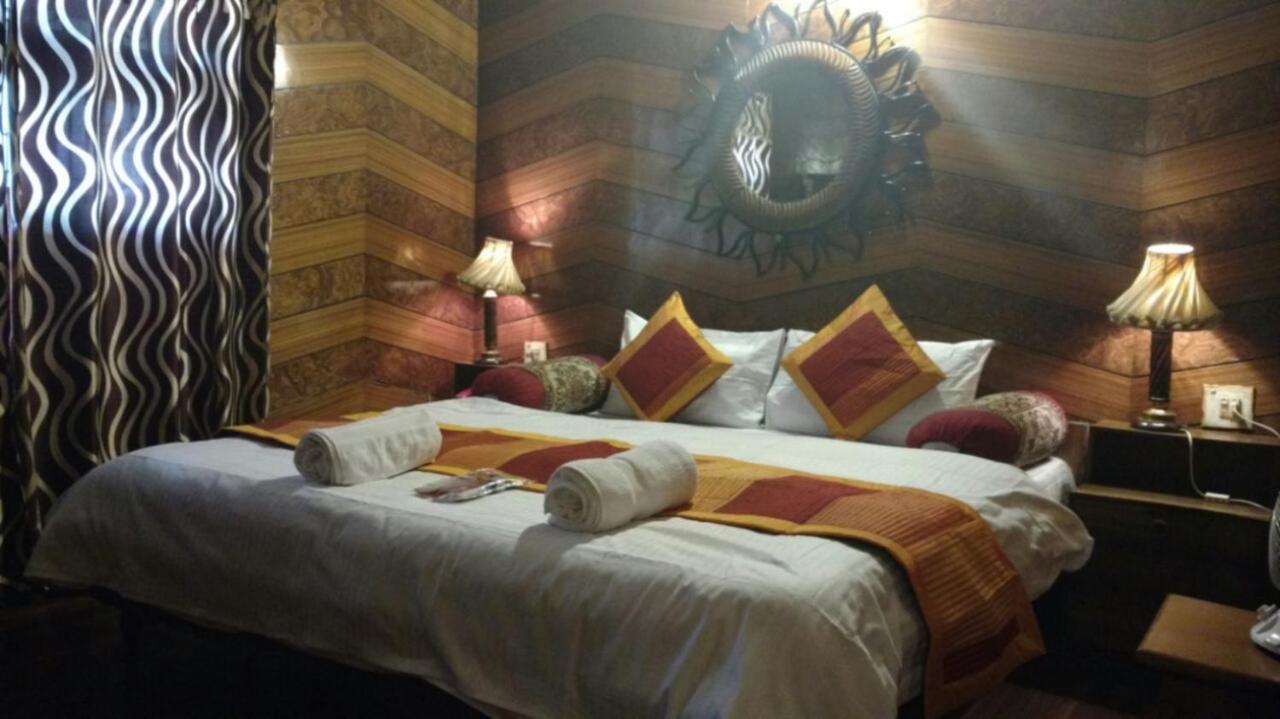 Goroomgo Ankur Lake View Mall Road Nainital - Prime Location With Luxury Room Eksteriør bilde