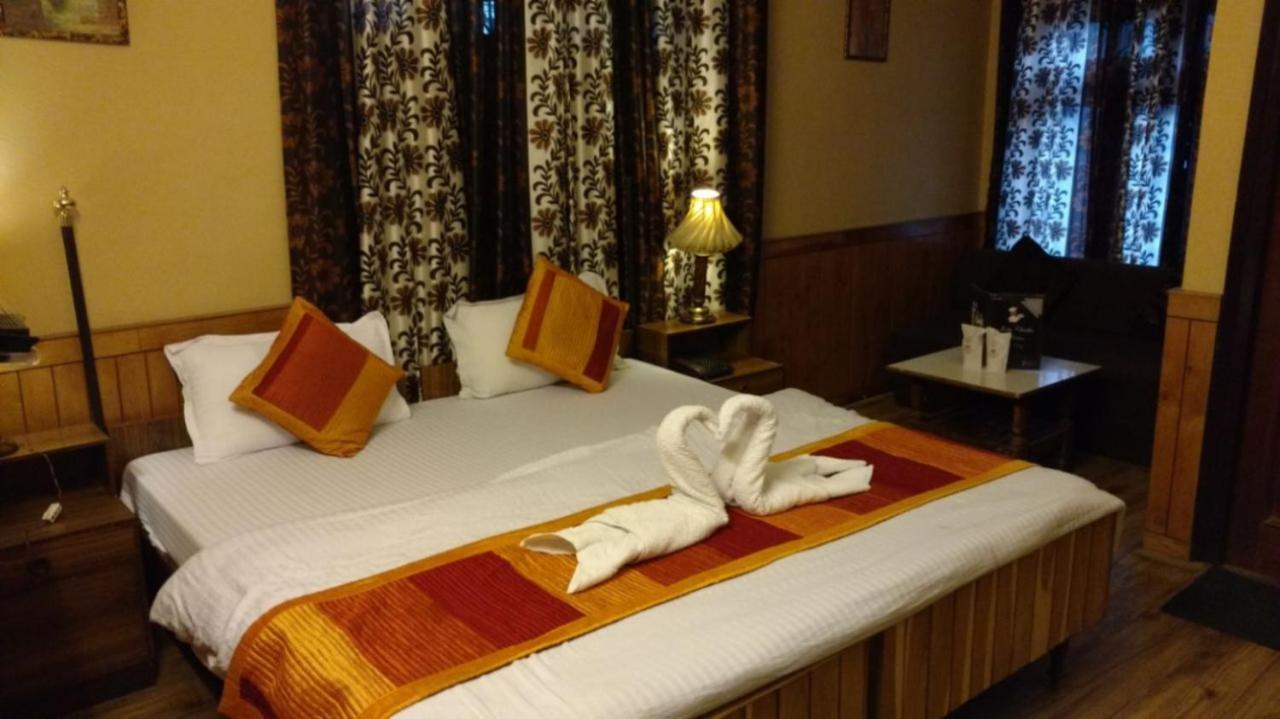 Goroomgo Ankur Lake View Mall Road Nainital - Prime Location With Luxury Room Eksteriør bilde